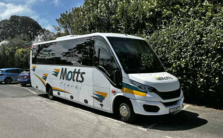 Motts Travel Iveco 70C21H Erener Revolution GT25MTT